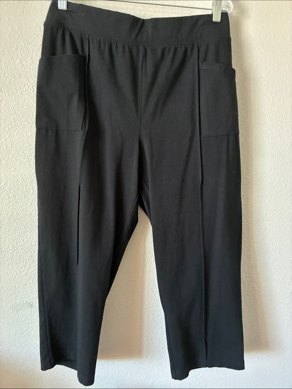 Denim &Co Active Duo Stretch Capri Pants Black Plus Size 1X. QVC A365287